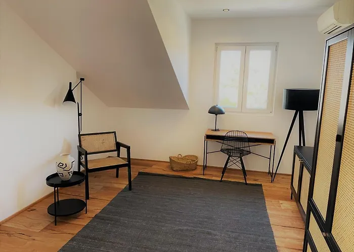 Rooftop Loft Apartment *